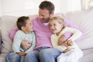 dad-kids-on-couch